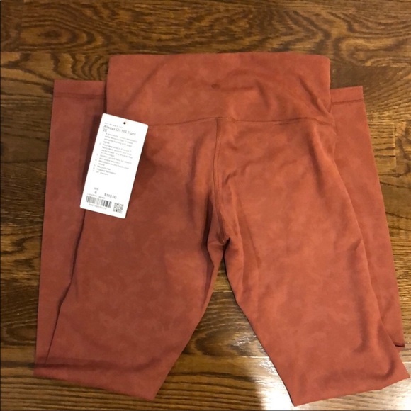 NWT Lululemon | Always On HR Tight 28”, size 6 - Picture 3 of 8